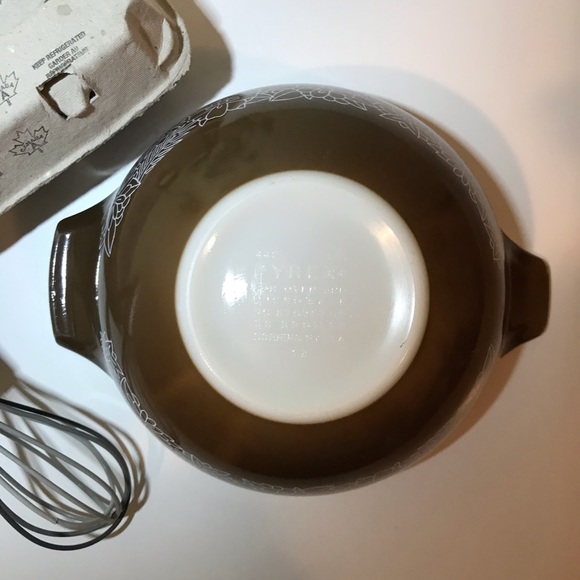 Vintage Woodlands Pyrex Cinderella Bowls - Picture 8 of 11